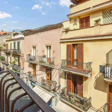 Apartment Amazing In With Kitchen Taormina